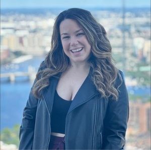 Meet your Posher, Danielle